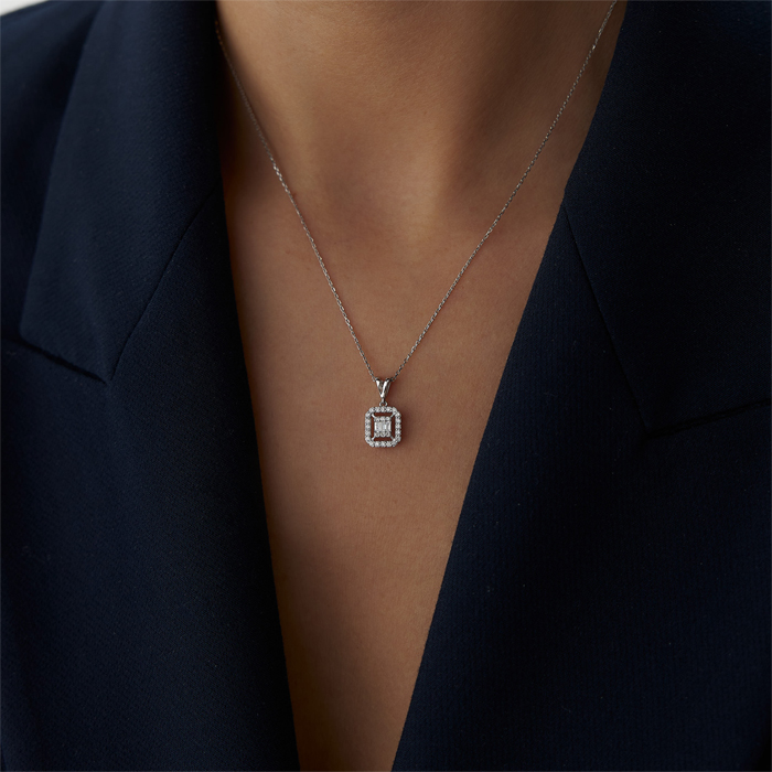 0.23 Karat Pırlanta Parçalı Baget Kolye - Siempre