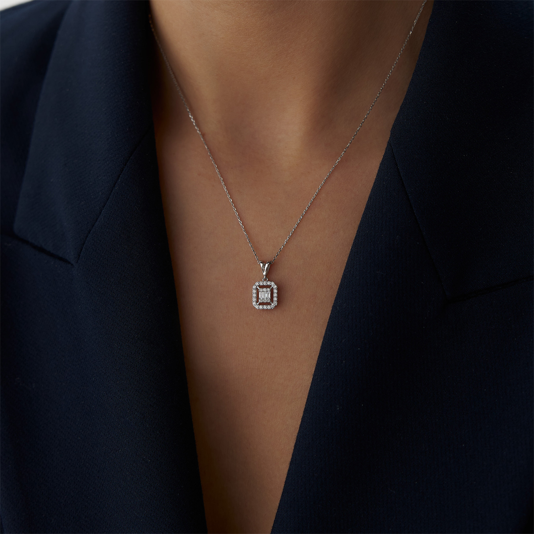 0.23 Karat Pırlanta Parçalı Baget Kolye - 1