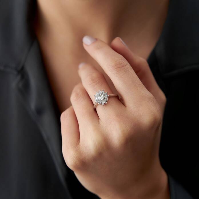 0.29 Ct Pırlanta Pi Baget Yüzük - 3