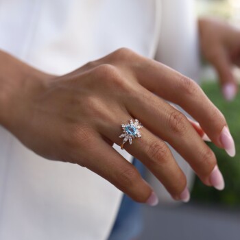 0.38 Ct Pırlanta Daisy Mavi Topaz Yüzük - Siempre