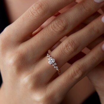 0.45 Ct Pırlanta Louvre Oval Yüzük - Siempre