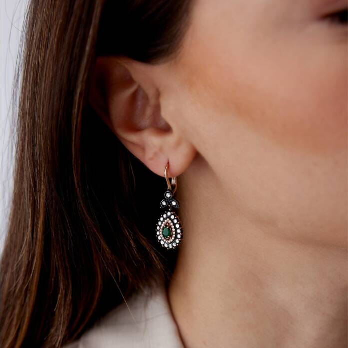 0.49 Ct Elmas Damla Şekilli Yeşil Zümrüt Küpe - 1