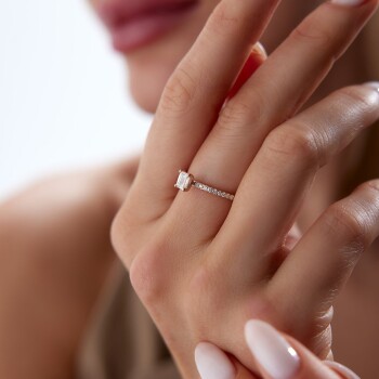 0.55 Ct Emerald Rea Yüzük - Siempre (1)