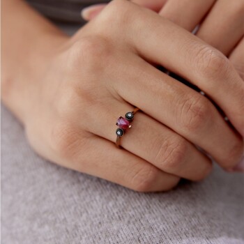 0.61 Ct Elmas Damla Yakutlu Yüzük - Özkonak (1)