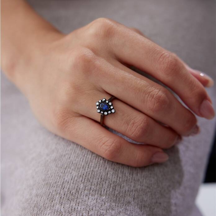 0.64 Ct Elmas Damla Safir Yüzük - 3