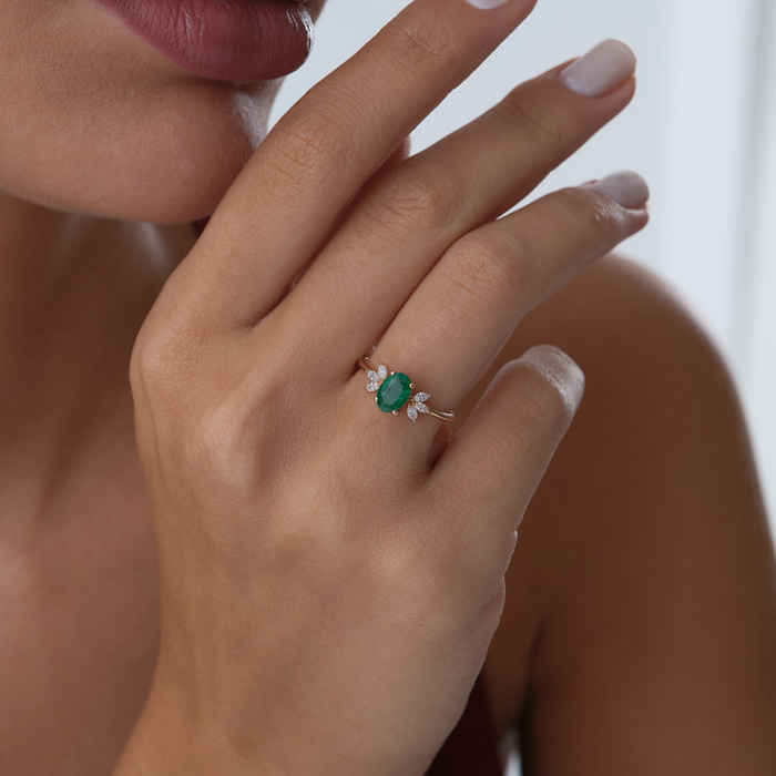 0.70 ct Oval Zümrüt Pırlanta Yüzük - Siempre (1)