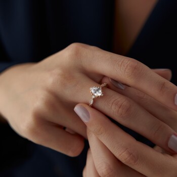 1.62 Ct Pırlanta Oval Beyaz Safir Tasarım Yüzük - Siempre