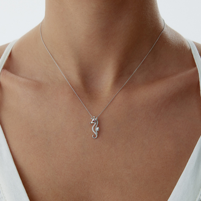 18 Ayar 0.10 Karat Deniz Atı Pırlanta Kolye - Özkonak