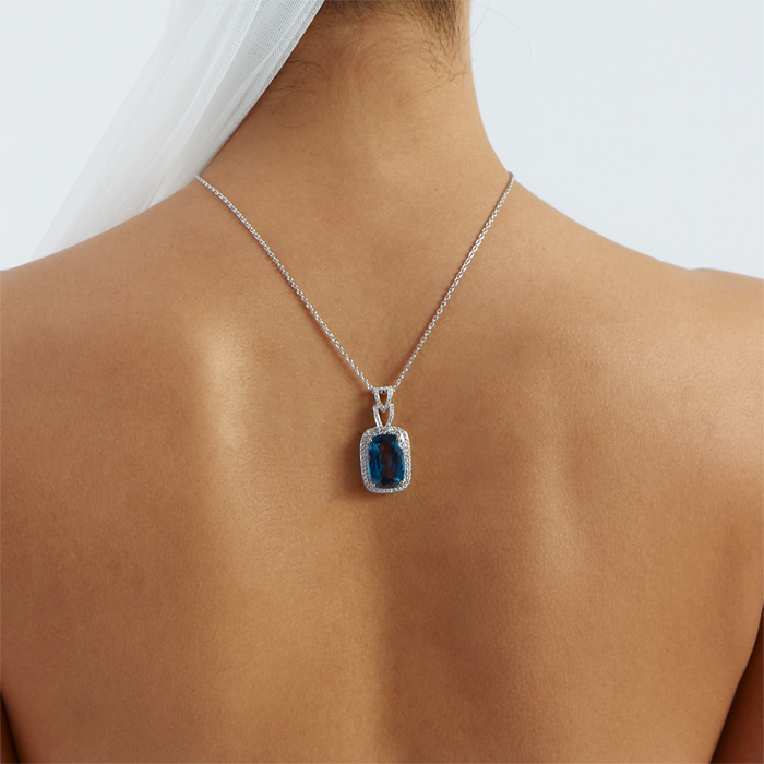 18.00 Karat London Blue Pırlanta Kolye - Özkonak