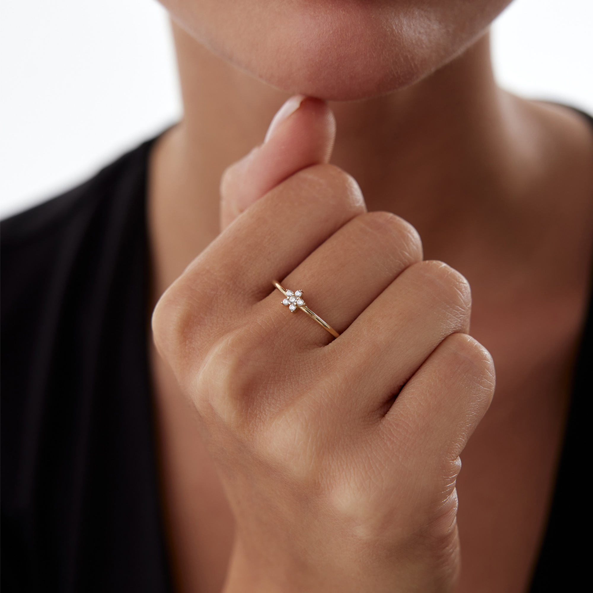 Altı Oval Taşlı Çiçek Yüzük - Rayna