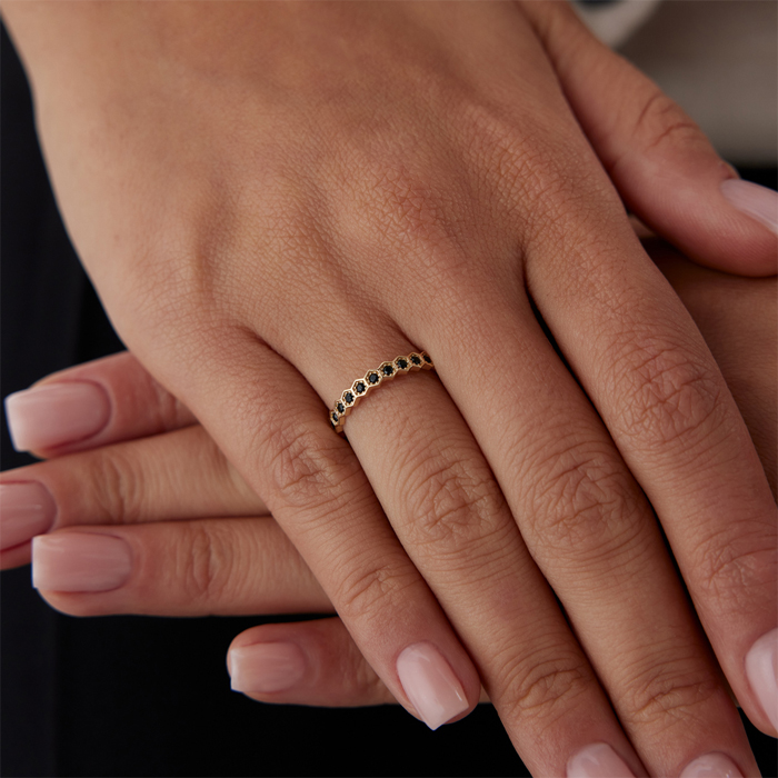 Altıgen Sıralı Siyah Taşlı Yüzük - Gökhan Bera (1)