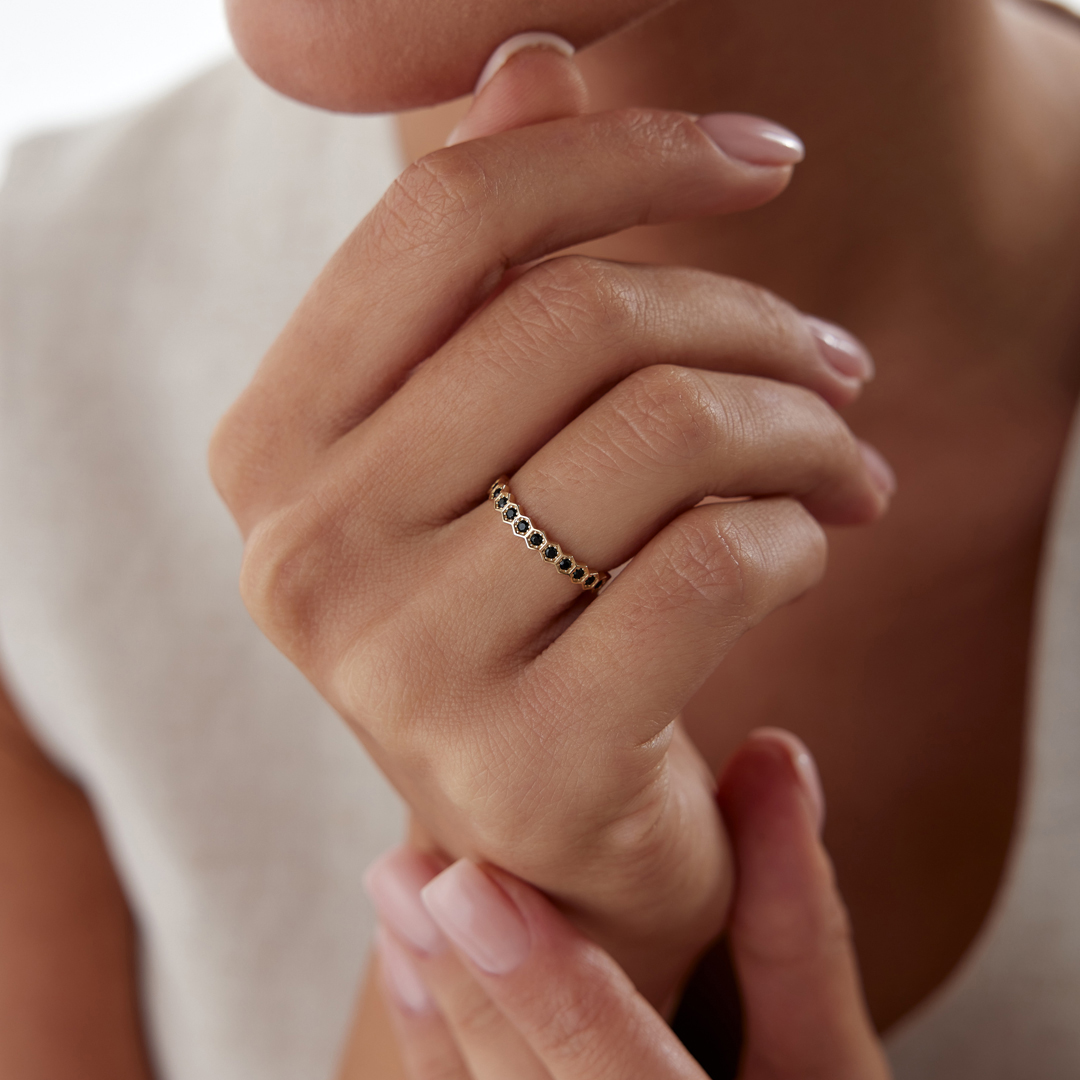 Altıgen Sıralı Siyah Taşlı Yüzük - 1