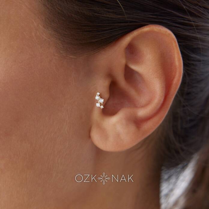 Beş Taşlı Geometrik Model Tragus Piercing - 3