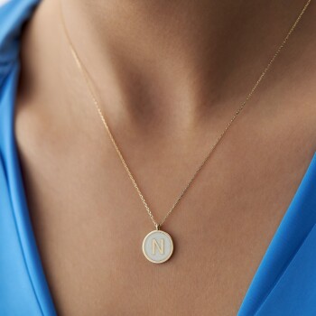 Beyaz Mineli Yuvarlak Harf Kolye - CNR