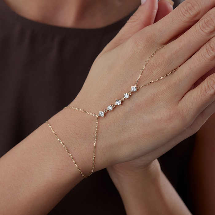 Botameran Şahmeran - Rayna