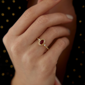 Burgu Çerçeveli Oval Taşlı Yüzük - Cemart