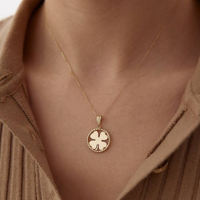 Burgulu Çerçevede Yonca Kolye - 1