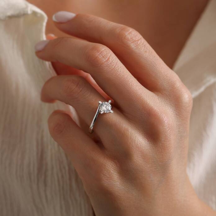 Çapraz Tırnaklı Tektaş Yüzük - 1