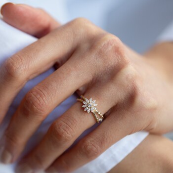 Çiçek Detaylı Tarz Yüzük - Alen (1)