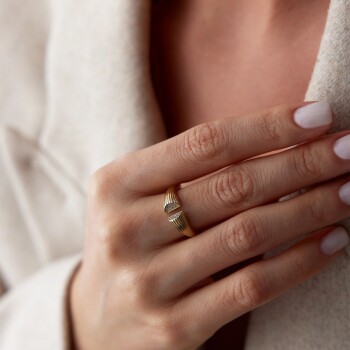 Çizgili İçi Taşlı Yüzük - Özer (1)