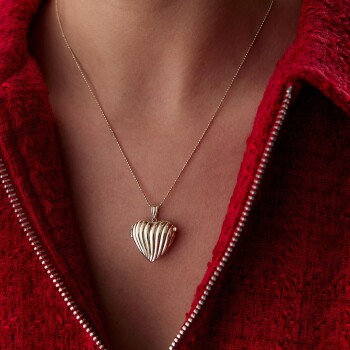 Dalgalı Kalp Kapaklı Kolye - Ador