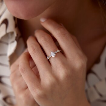 Damla Taşlı Lotus Yüzük - C.sümer