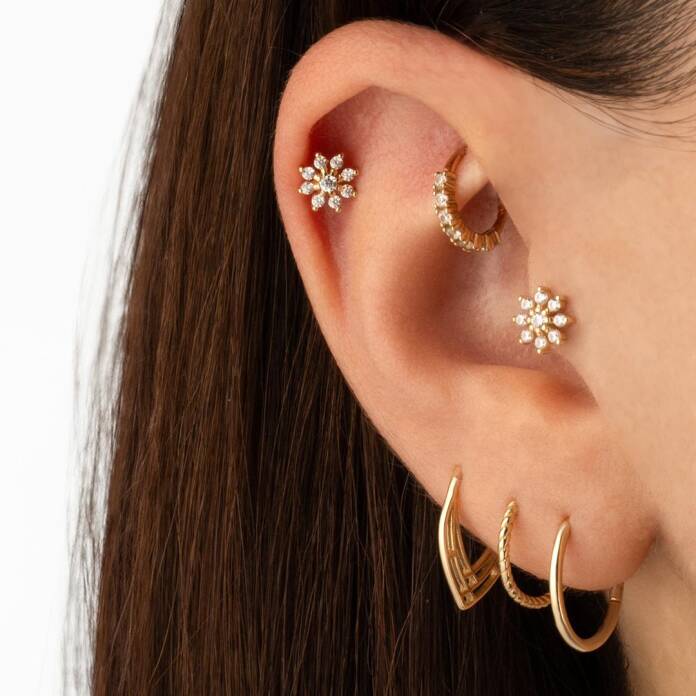 Dokuz Taşlı Çiçek Tragus Piercing - 2