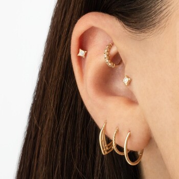 Flower Tragus Piercing - Dianora (1)