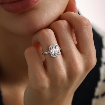 Geniş Çerçeve Taşlı Mini Dörtlü Baget Yüzük - Oragold Orhan (1)