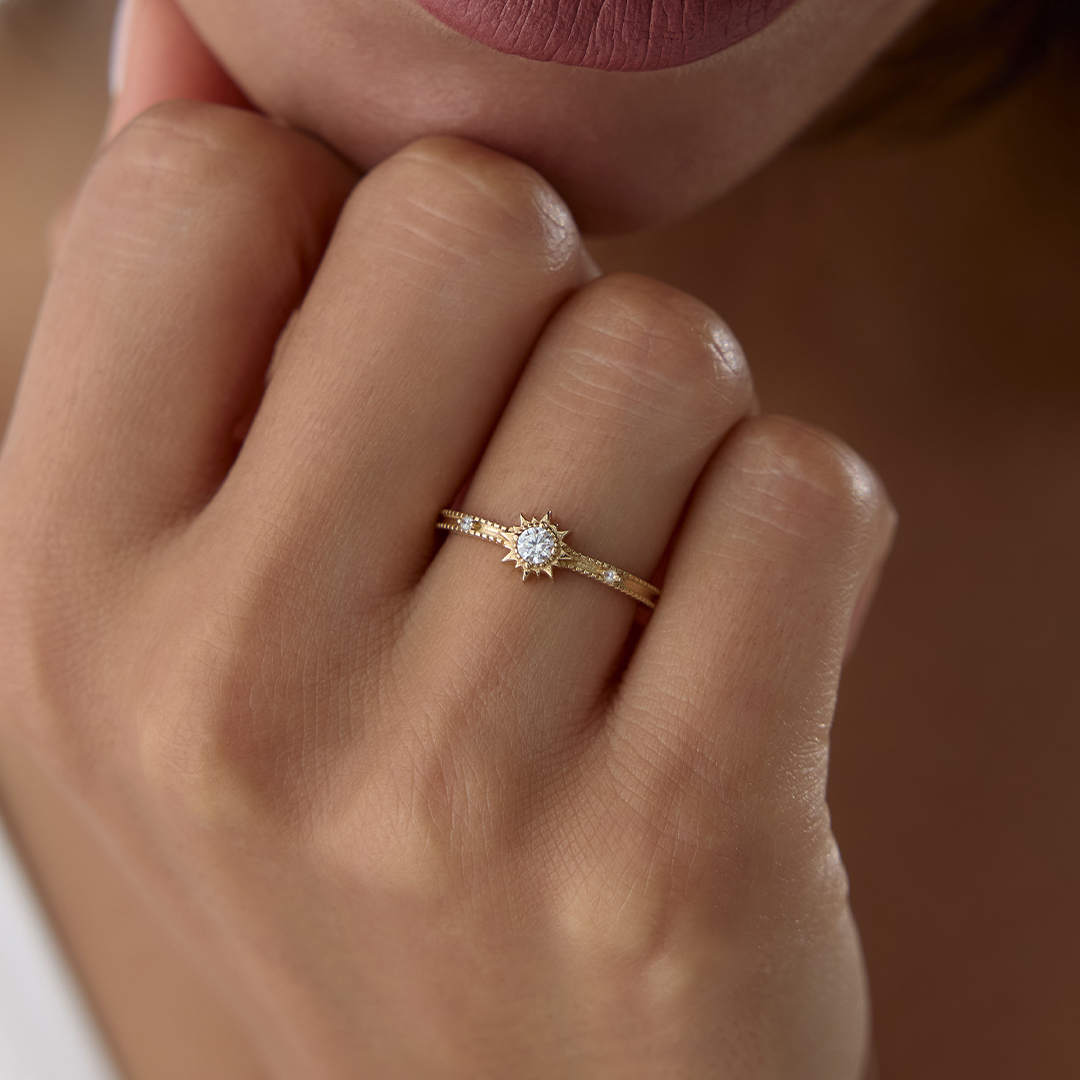 Güneş Görünümlü Tektaş Yüzük - 1