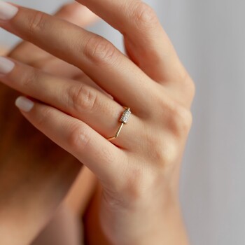 Hareketli Taşlı Yüzük - Alen