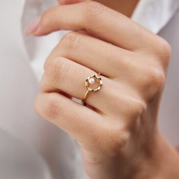 İncili Yüzük - Rayna