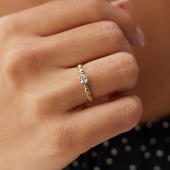 Kare Beyaz Taşlı Yüzük - Özer (1)