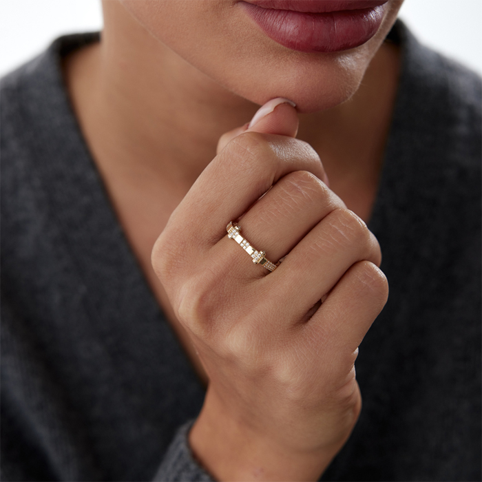 Kare Taşlı Vidalı Yüzük - Mazal