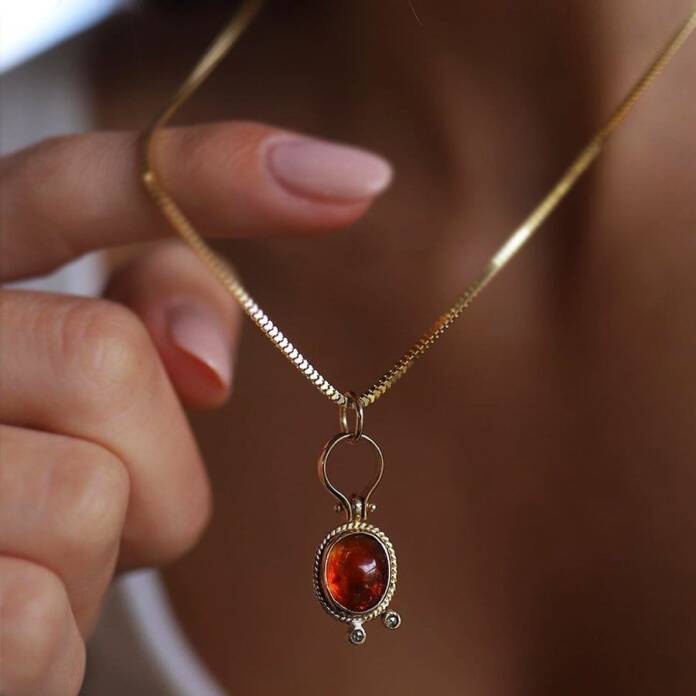 Kırmızı Taşlı Kolye - 1