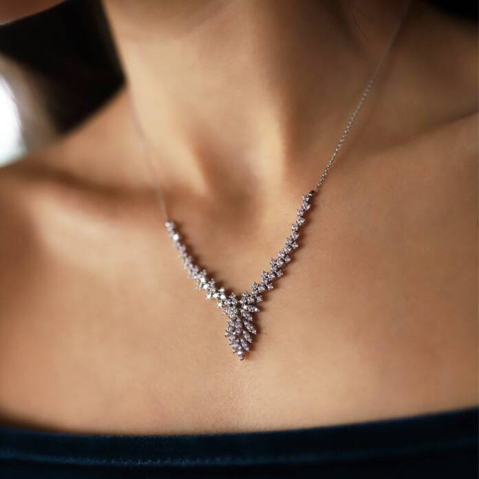 Kısa V Model Taşlı Set - 1