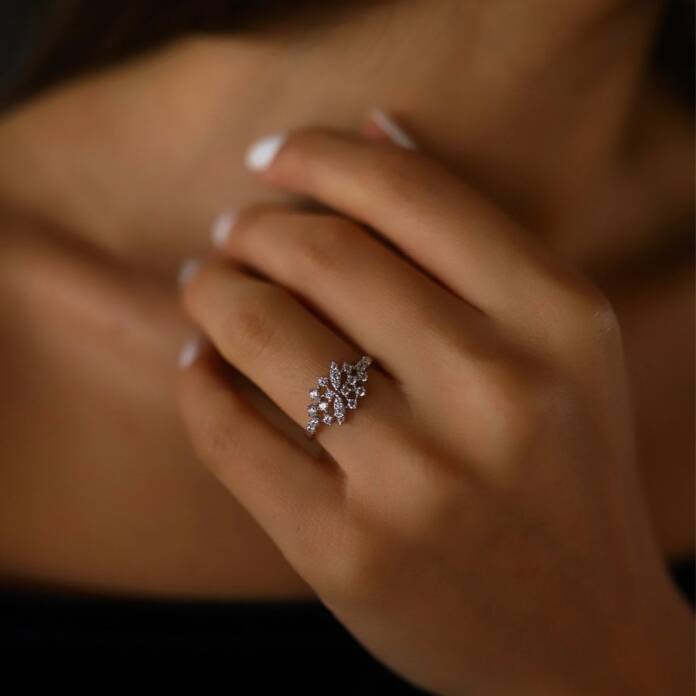 Kısa V Model Taşlı Set - 2