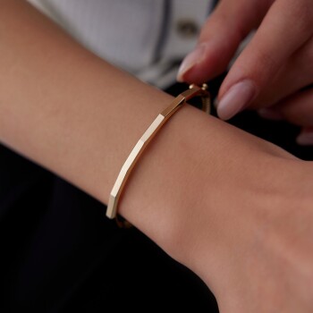 Köşeli Kelepçe - Mamuş