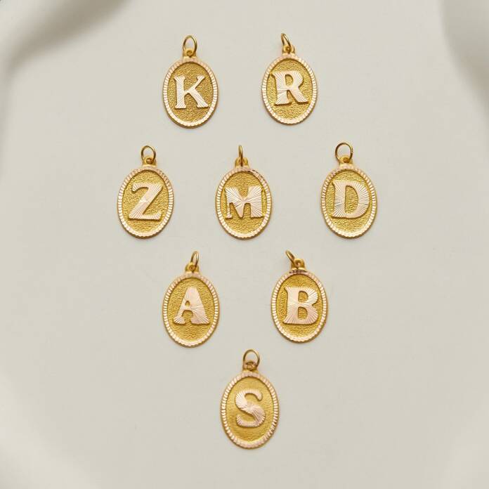 Kumlu Plaka Harf Kolye Ucu - 1