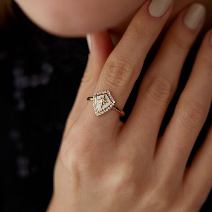 Kutup Yıldızlı Beyaz Kalkan Desen Yüzük - 1