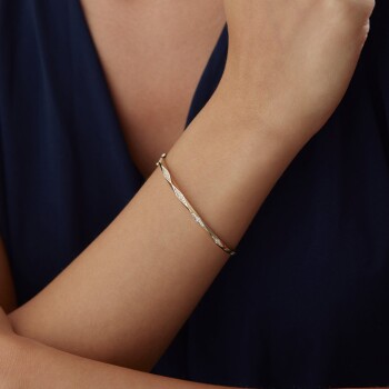 Lucia Kelepçe - Özer