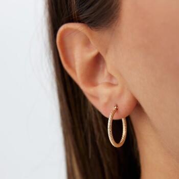 Medium Dokulu Halka Küpe - Tuana