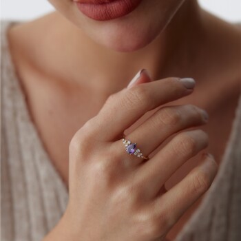 Mor Taşlı Yüzük - Nüans