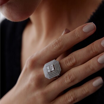 Ortası Bagetli Çevresi Taşlı Yüzük - Özer (1)