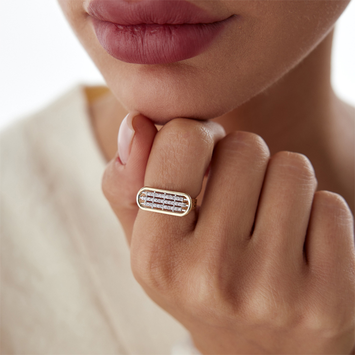 Oval Çerçeve Üç Sıra Taşlı Yüzük - Özer