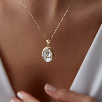 Oval Sedefli Harf Kolye - Big Gold (1)