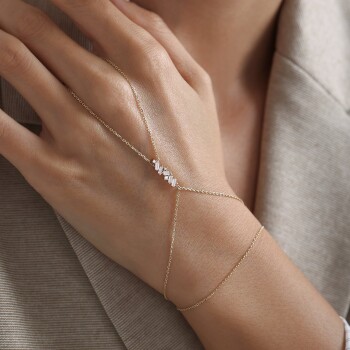 Parçalı Şahmeran - Rayna (1)