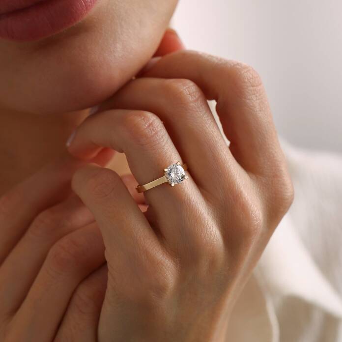 Şık Dört Tırnaklı Tektaş Yüzük - 1