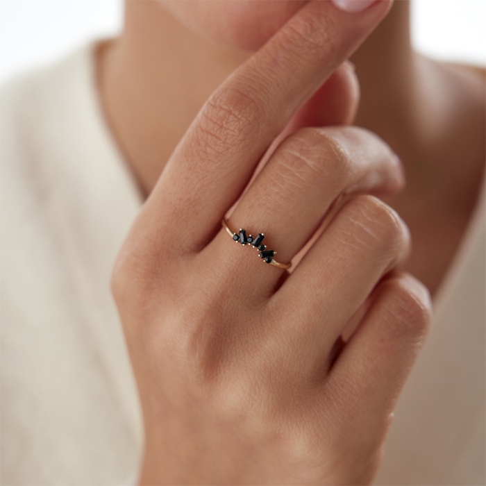 Siyah Baget Taç Yüzük - Gökhan Bera