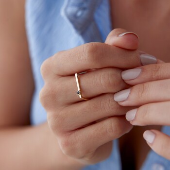 Siyah Taşlı Çizgi Yüzük - Garo (1)